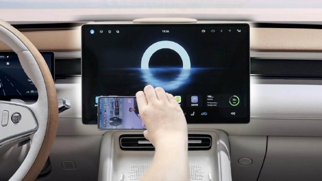 岚图FREE+售价公布：全系标配华为智能的SUV 售价21.99万起