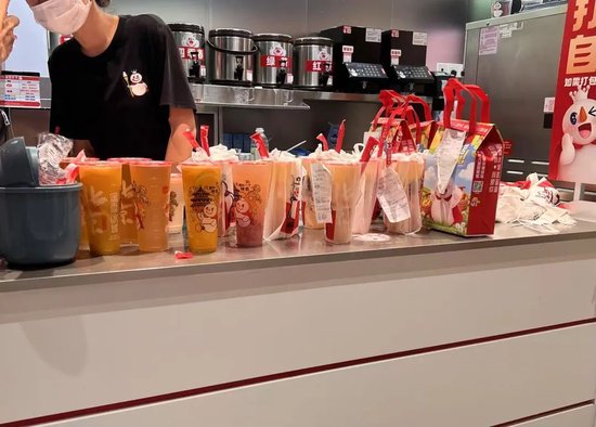 “爆得不能再爆了”！“喝不完，根本喝不完”！竞争形势将持续到双11？