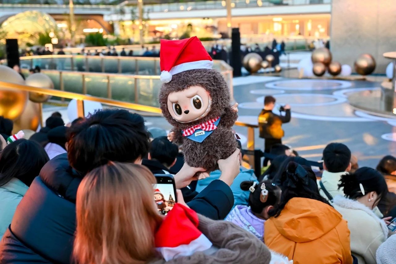 泡泡玛特选择题:全仓Labubu还是产品线齐头并进?