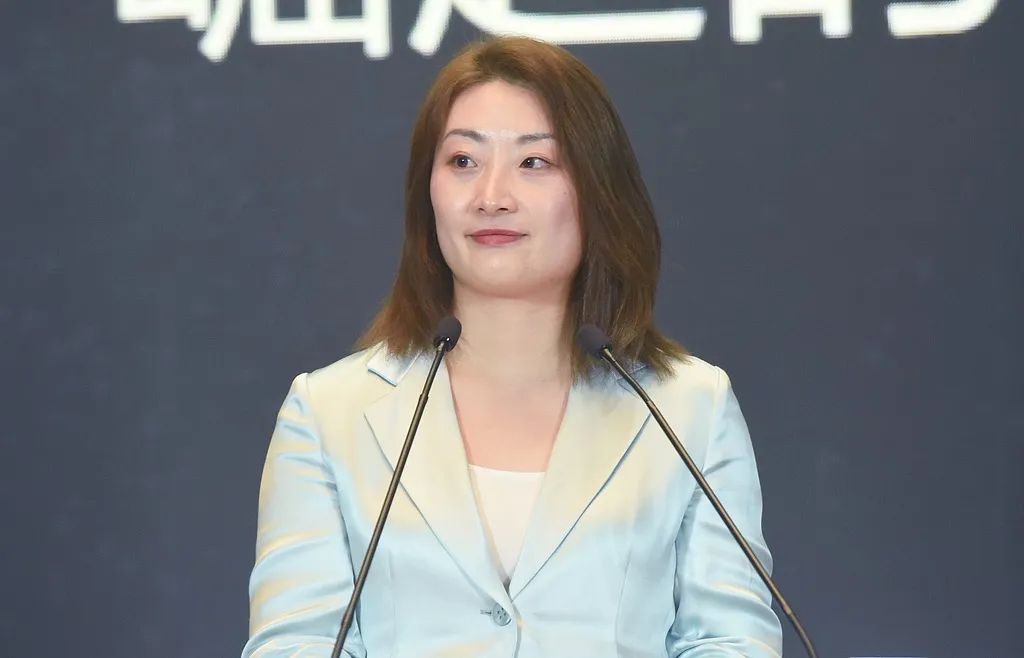 娃哈哈上演继承之战，宗馥莉被“同父异母弟妹”起诉