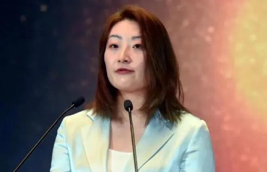 宗馥莉独女人设崩塌！三名兄妹起诉讨要资产…