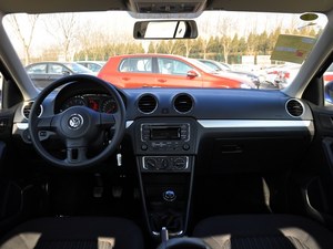 如何打开大众cc油箱盖？加油枪锁止装置如何使用？