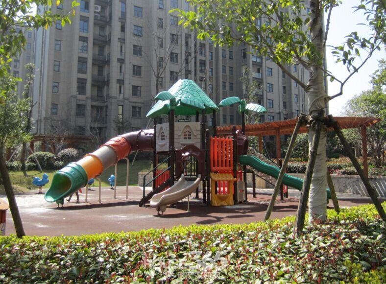 如何评价特定物业的情况？评价物业需考虑哪些方面？