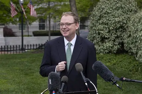 昨夜今晨国际外盘头条一览_2025年7月15日_财经新闻