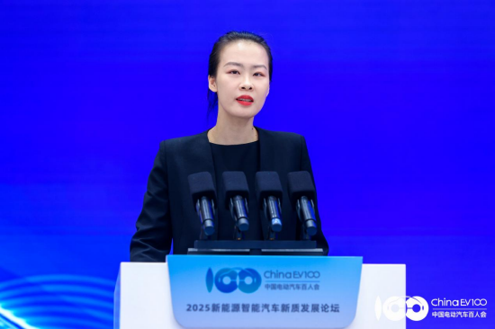 张曦桐谈汽车行业迭代速度：以前三年磨一剑，现在一年磨三剑