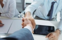 电子方向盘变重如何调节？调节后对驾驶体验有何改变？