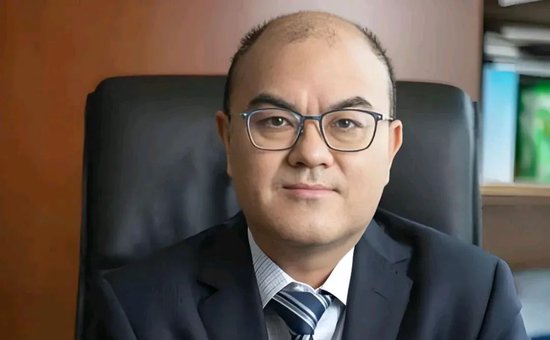 从股评名嘴到基金掌舵者：银国宏带着新华基金闯新路？