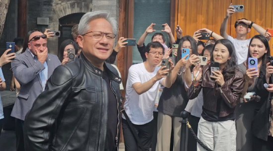 首发实录 | 今天，黄仁勋90分钟小范围交流，都谈了什么？