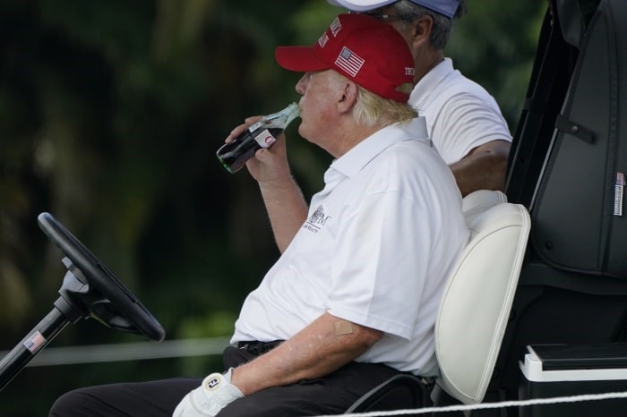 特朗普称可口可乐同意在美国使用蔗糖生产可乐，可口可乐公司回应