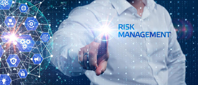 期货交易中的隔夜风险如何防范？