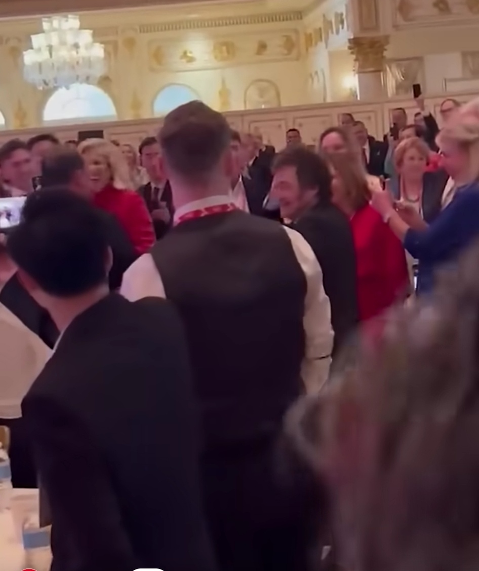 政府关门四十天，海湖庄园“歌舞升平”