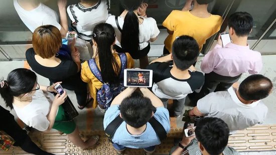 终于，字节的火烧到阅文了