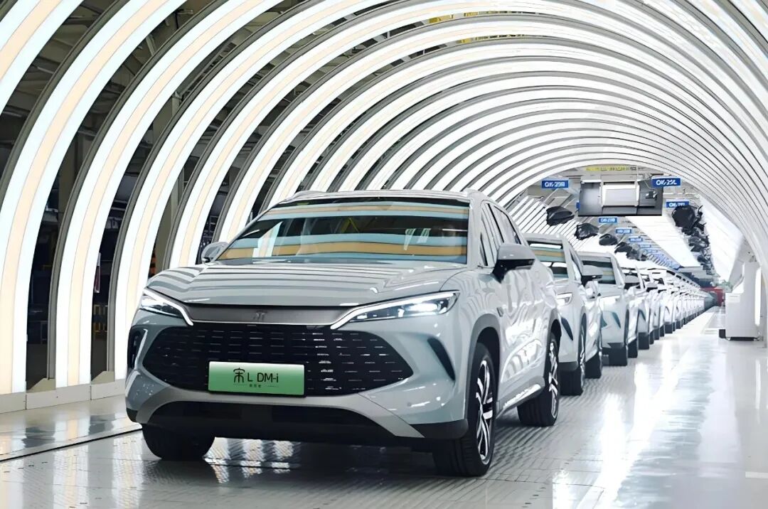 全都要自己造!车企比亚迪的“涂料帝国”再次扩产,75000吨胶漆自给自足