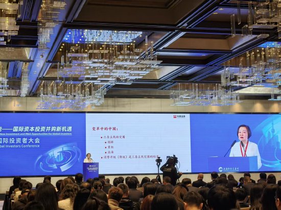 华泰证券梁红:变革中的中国有创新、重组、出海三条主线,2026年各行业盈利增速均将有所回升