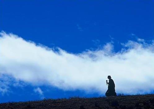 房产投资与服务业哪个前景？