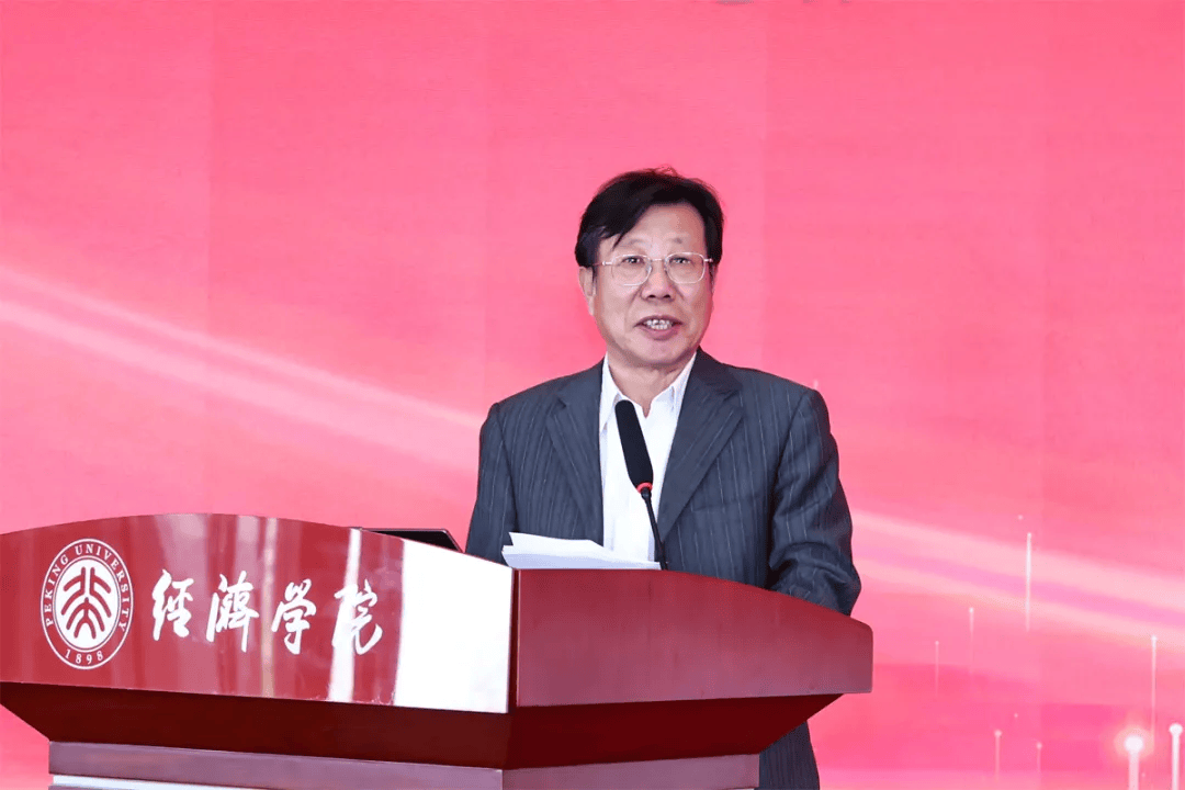 董波谈保险业高质量发展：从民生保障到绿色科技的多维突破