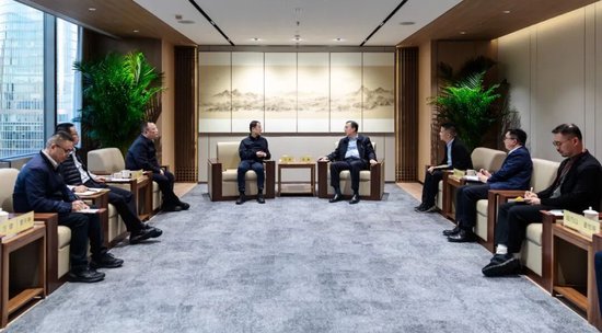 陈亮会见泸州市委副书记、市长张伟一行