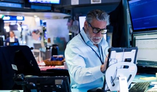 盘前：纳指期货跌0.2% 思科大涨超7%