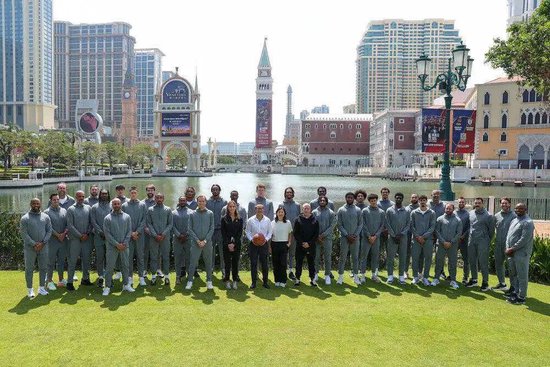 蔡崇信的球队，正在帮中国出海品牌“上篮”