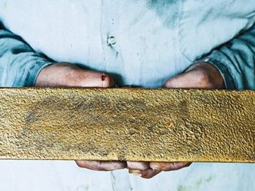 黄金与其他贵金属的价格波动？