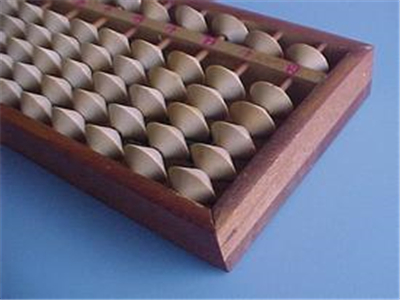 年缴保费和月缴保费哪个划算？