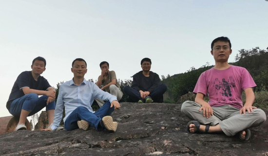 千亿汪滔“抢饭碗”，前大疆人“炮轰”老东家