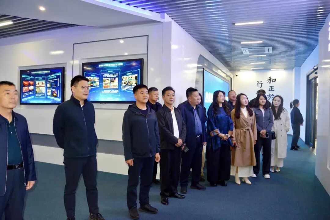 江西省内蒙古商会助力鄂托克前旗工商联企业家考察团交流考察