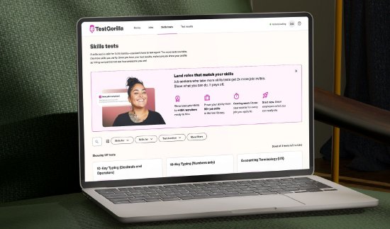 华尔街希望AI人人皆可用 唯独求职者不行