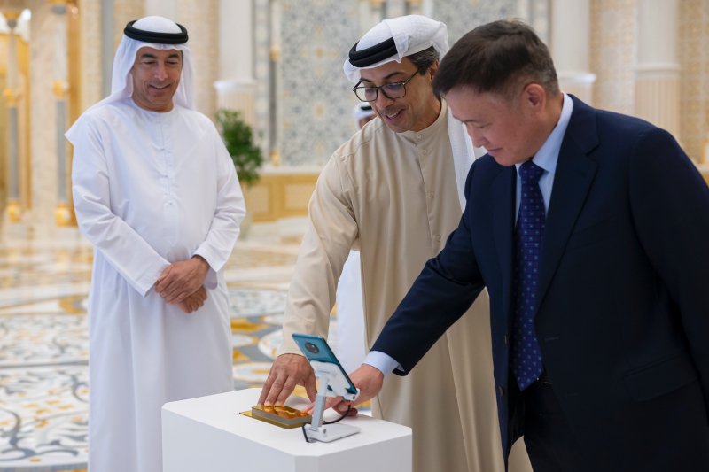 中国人民银行行长潘功胜出席中国-阿联酋支付合作项目启动仪式