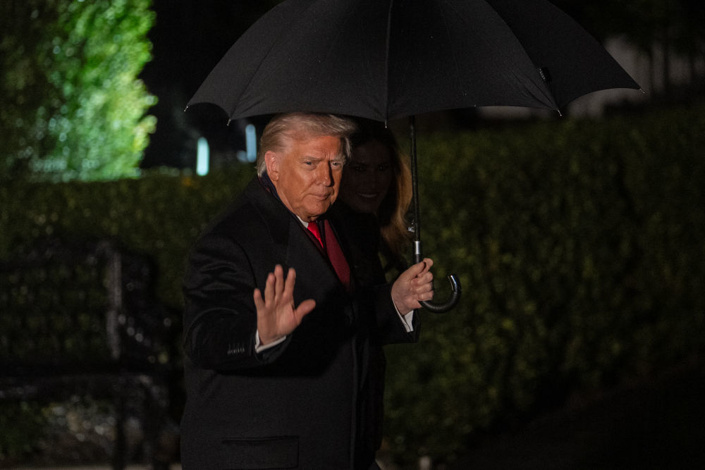 特朗普：将“很快”对委“贩毒集团”发动地面打击