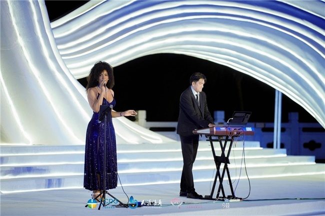 第二十九届三亚天涯海角婚庆节暨浪漫盛典圆满闭幕 天涯时尚秀演绎浪漫与潮流交融的视觉盛宴