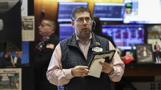 12月3日收盘：比特币与科技股引领美股收高 道指上涨180点