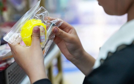 新华视点｜网红玩具“捏捏乐”为何屡陷安全争议？