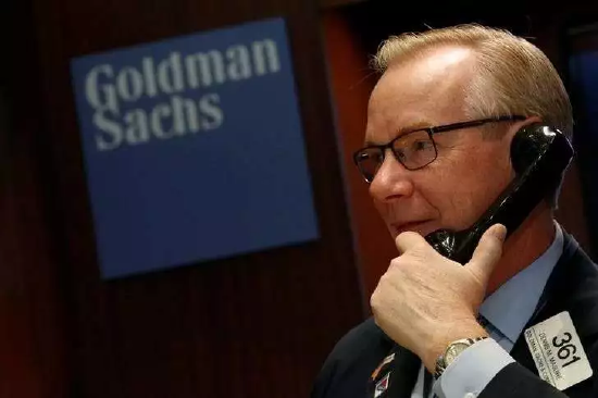 12月4日外盘头条：小非农超预期降温 贝森特拟推动美联储改革 苹果设计主管转投Meta  美光退出零售存储业务