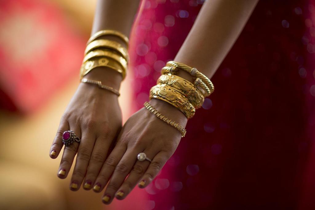 2025年金价“狂飙”，我们为何依然痴迷黄金？