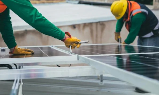 一边亏损一边收购,“云南首富”为何看上了上游“卖铲人”?