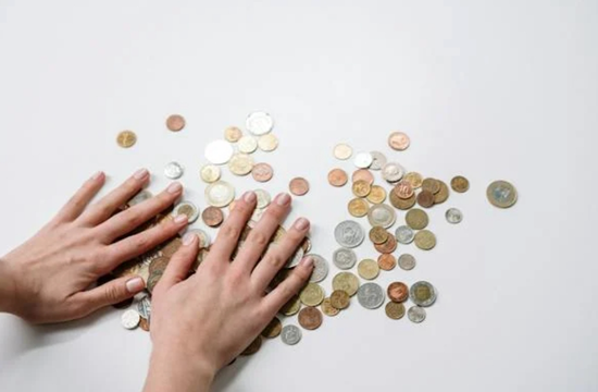 一边亏损一边收购,“云南首富”为何看上了上游“卖铲人”?