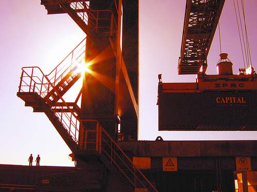 宏观经济数据对期货价格影响？